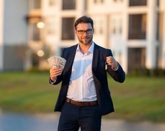 Πόσα χρήματα κερδίζει ένας μεσίτης