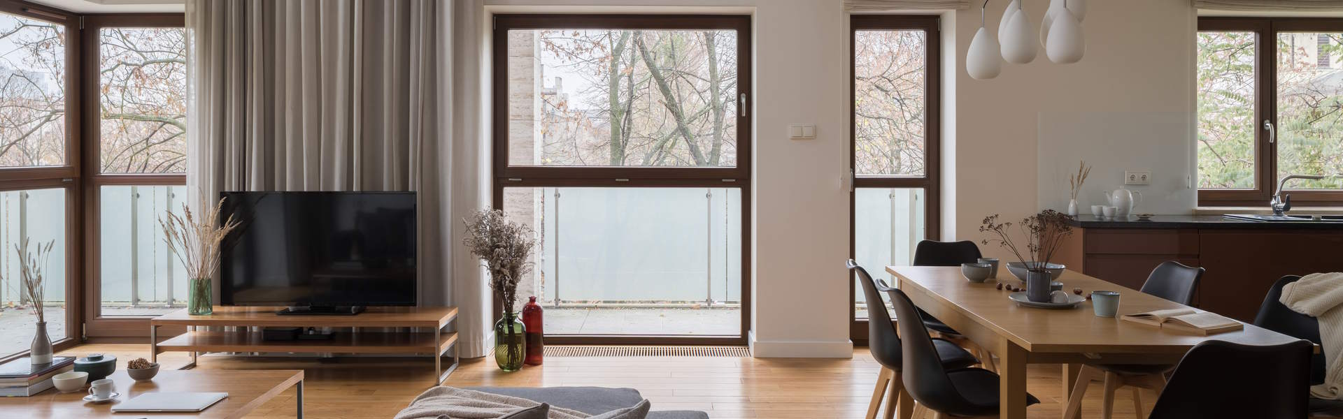 Σύγχρονο εσωτερικό διαμέρισμα που αποτυπώνει την μοντέρνα αισθητική