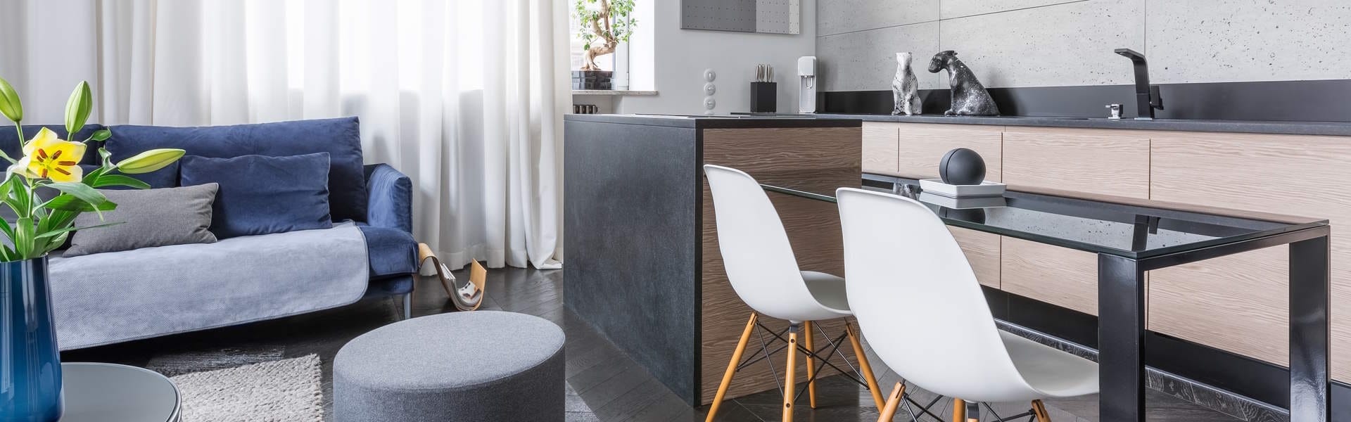 Σύγχρονο εσωτερικό διαμέρισμα που αποτυπώνει την μοντέρνα αισθητική